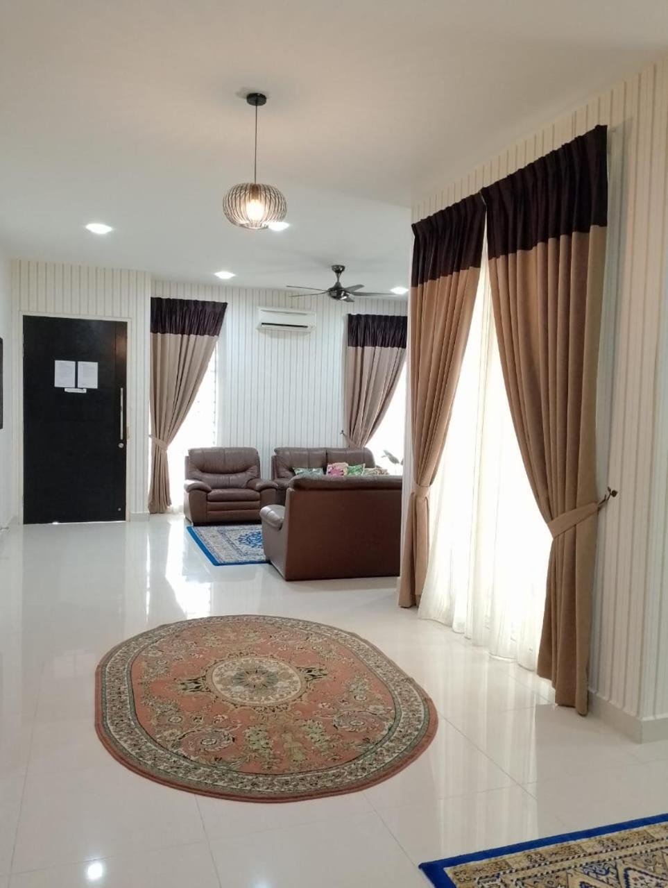 Juniper Homestay Putrajaya Presint 11 Eksteriør billede