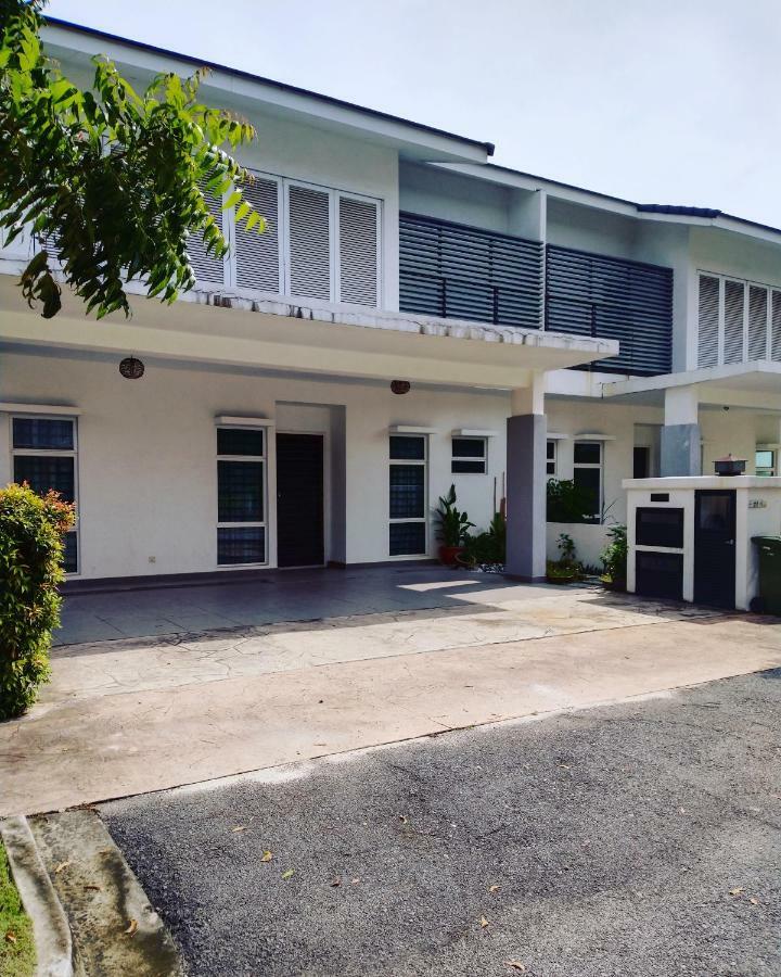 Juniper Homestay Putrajaya Presint 11 Eksteriør billede